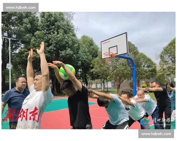 掌握篮球技巧与战术,全面提升球场表现与团队协作能力 掌握篮球技巧与战术,全面提升球场表现与团队协作能力